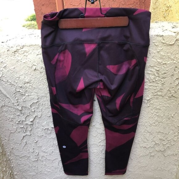 Lululemon crop pants - Picture 2 of 2